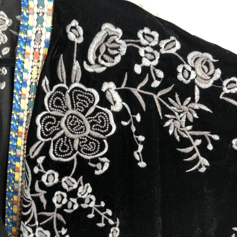 Velvet Cardigan Womens Medium Black Boho Art to Wear L&B Embroidered Statement - Picture 3 of 16